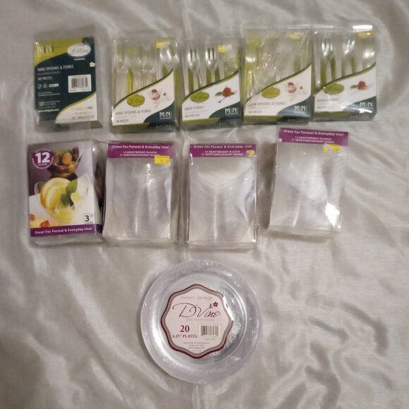 New formal or every day plastic serving items - Picture 1 of 6